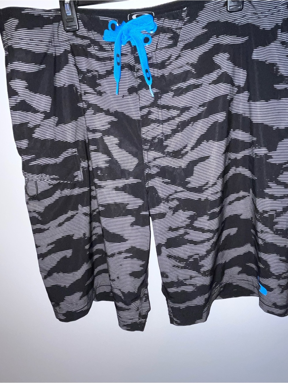 Oakley Black and Gray Patterned Men's Swim Board Shorts with Blue Drawstring